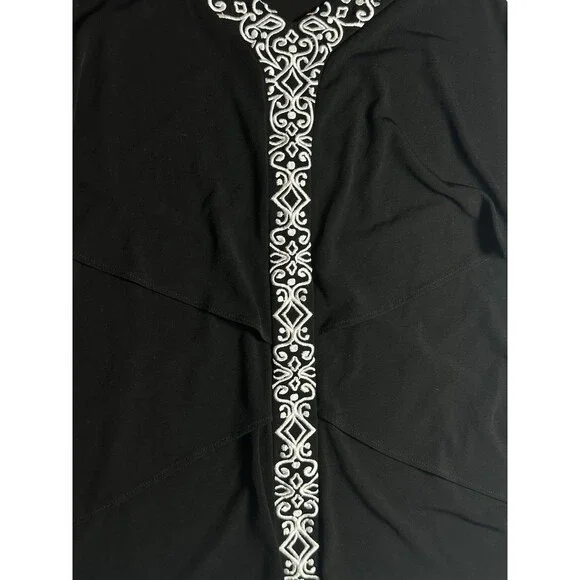 White House Black Market Womens Sz M Black White Floral Sleeveless Tiered Blouse - Picture 3 of 7